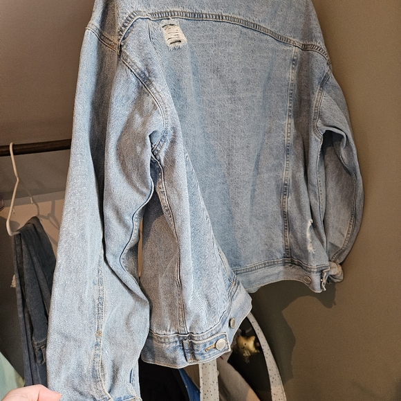 Distressed jean jacket - Picture 3 of 5